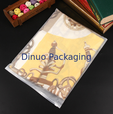 Ukuran Disesuaikan CPE Zipper Bags Matte Frosted Packaging Bags Dengan Ziplock Closure Untuk Pengiriman