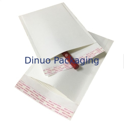 110 * 130mm Tas Kertas Bergelombang Pita Perekat Diri Mailer Empuk Pengiriman Amplop